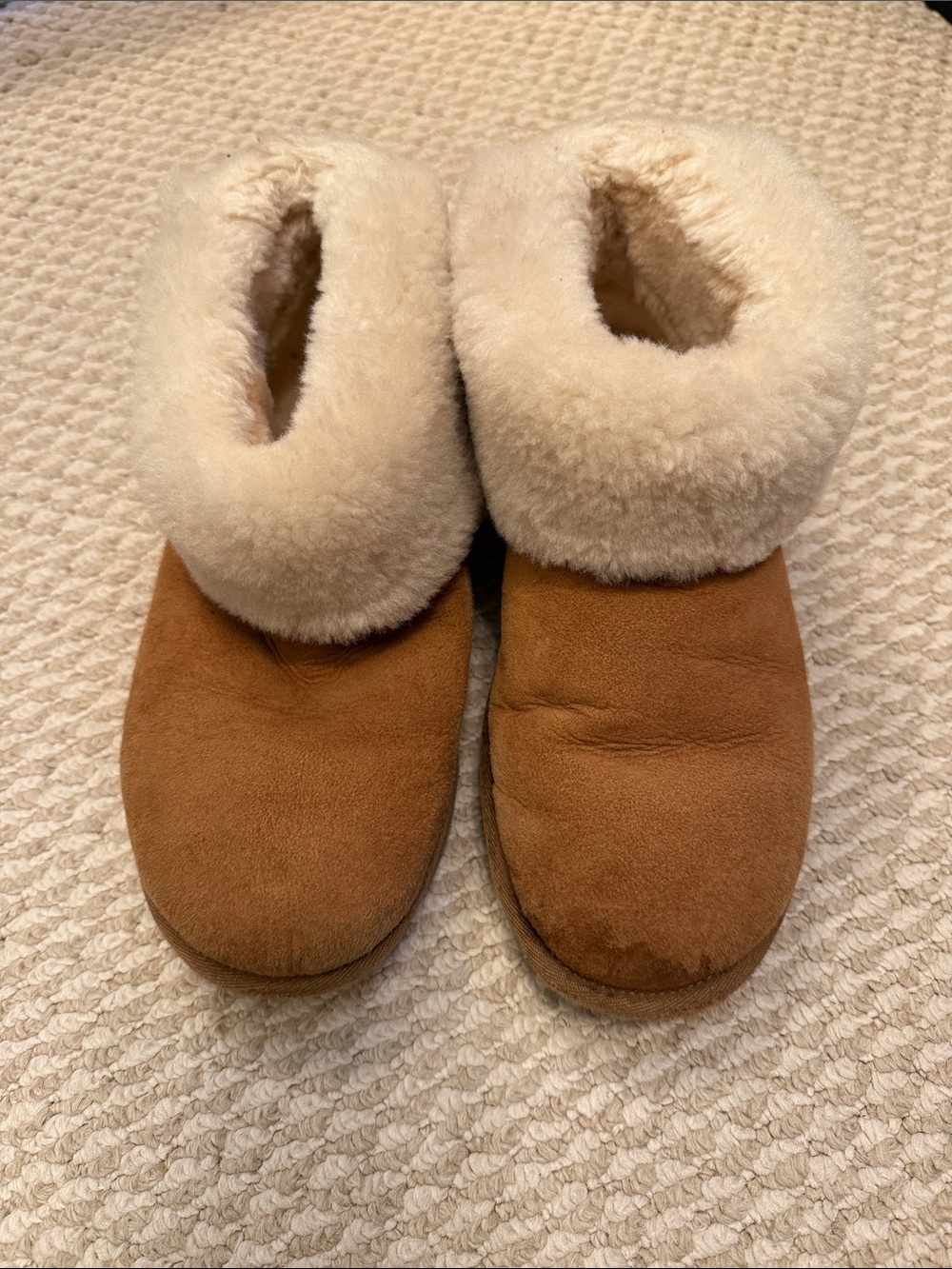 Cozy UGG Shearling-Lined Suede Slippers in Chestnut & Cream